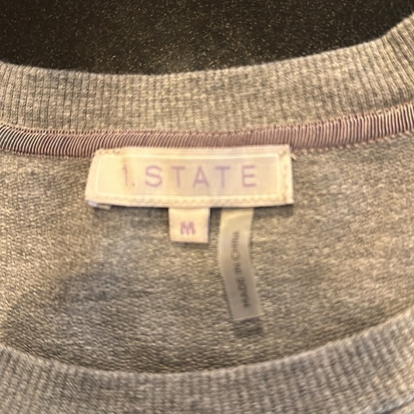 1 State Gray Crewneck Pullover Embroidered Long Sleeves Sweatshirt Size Medium - Picture 8 of 9